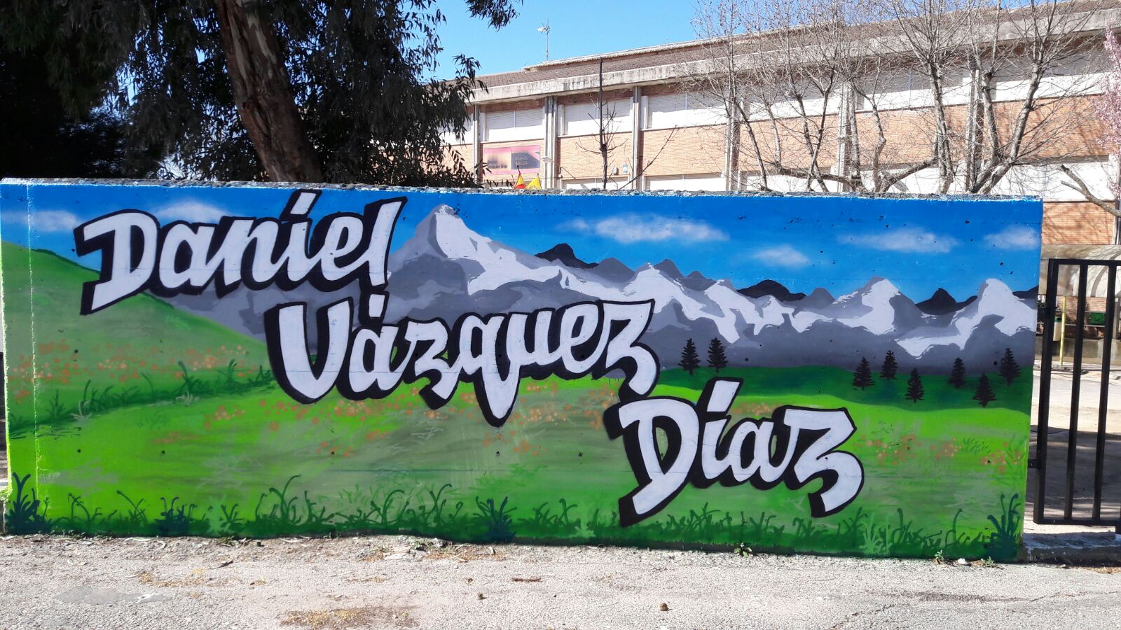 El Ayuntamiento de Collado Villalba distingue a los mejores estudiantes con 250 euros y un diploma