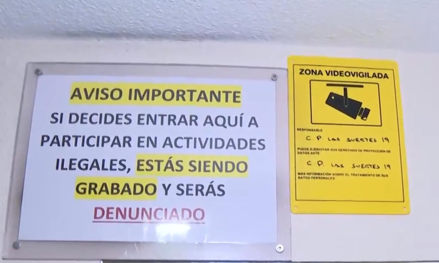 Vecinos de Collado Villalba denuncian la «insoportable» convivencia con un prostíbulo ilegal en su portal