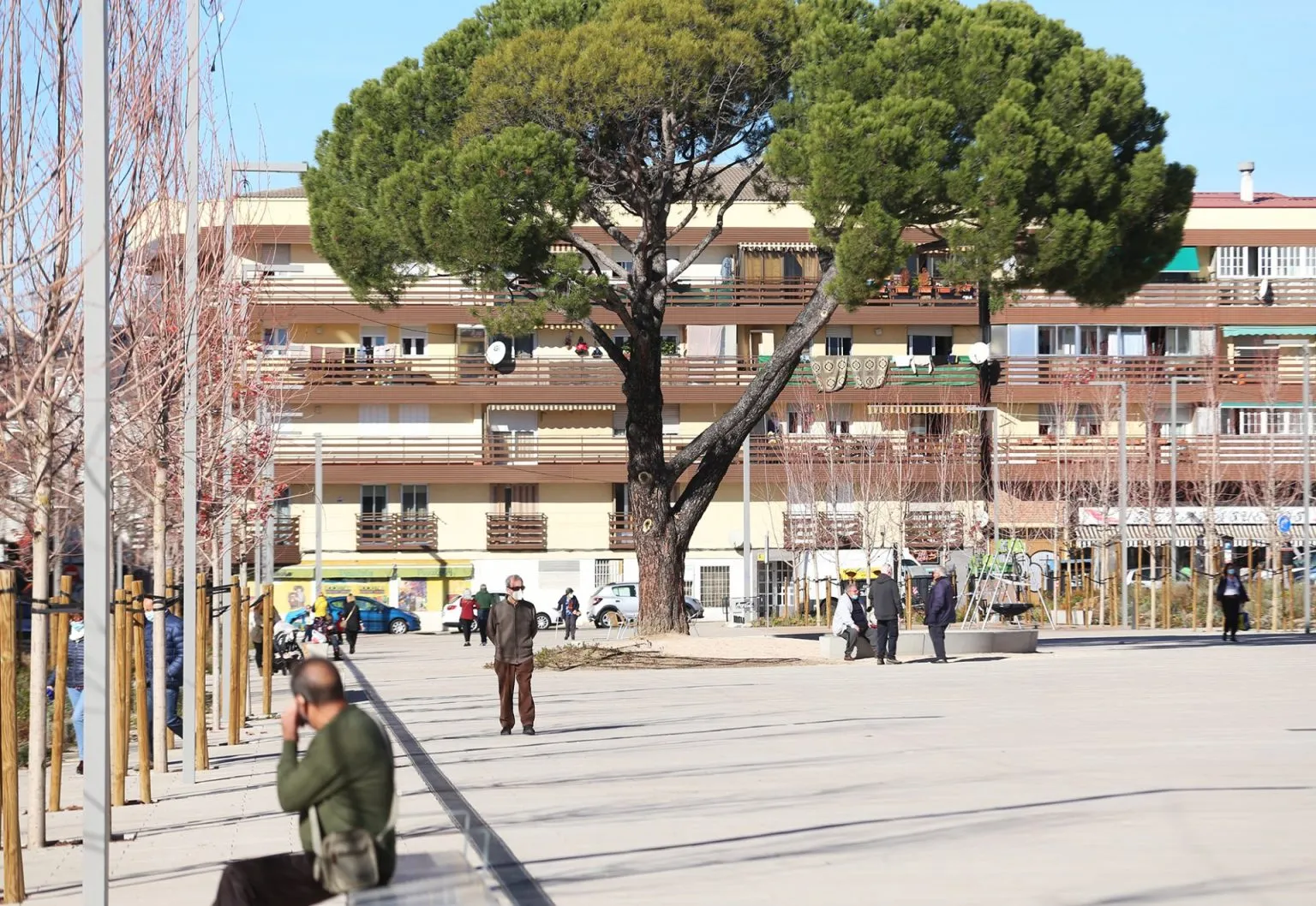 El PSOE de Collado Villalba denuncia el abandono de la Plaza de los Belgas cinco años después de su reforma